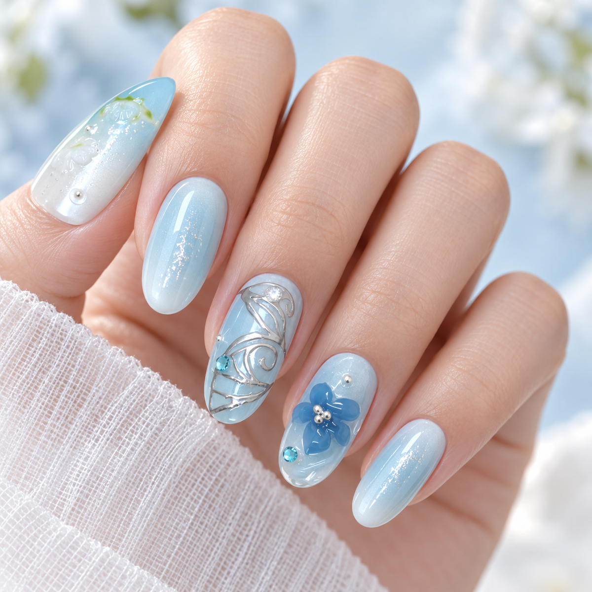 Cool Silver Sparkle Floral Starburst Press On Nail Set · mproduct-58634e99d81ed655c126