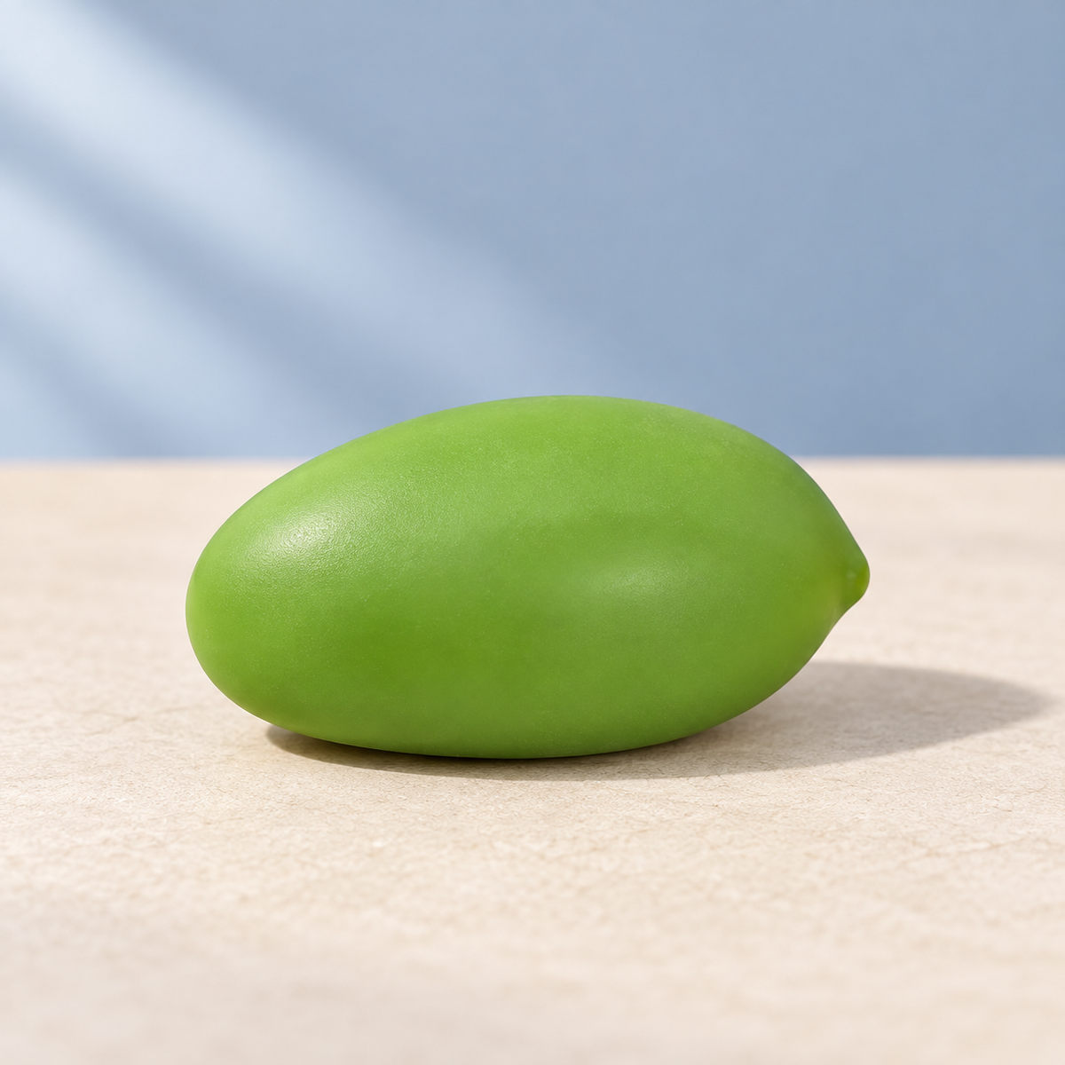 Mini Colour-Changing Mango Squeeze Toy — atmosphere