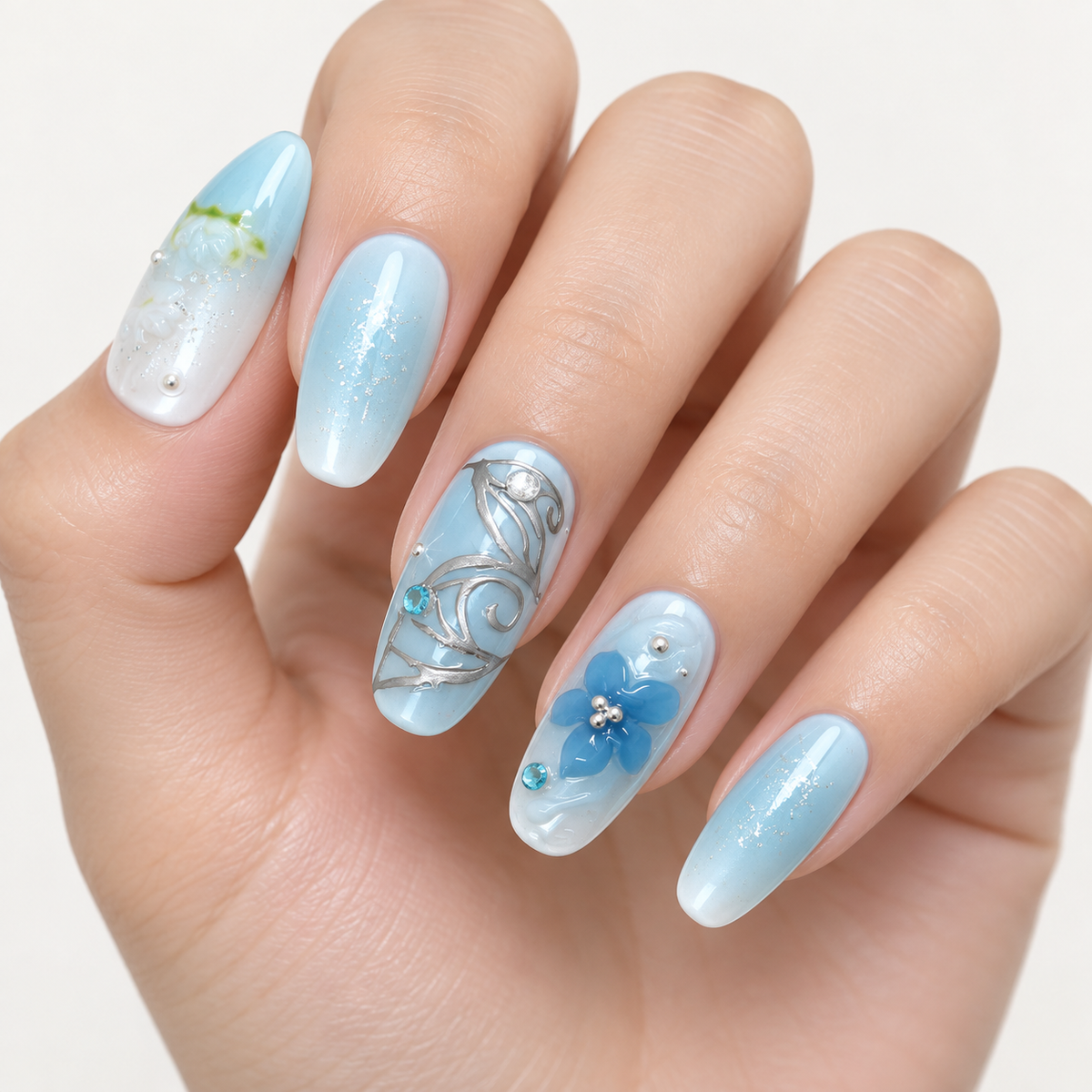 Cool Silver Sparkle Floral Starburst Press On Nail Set · mproduct-dfc340e4001d9977cf83