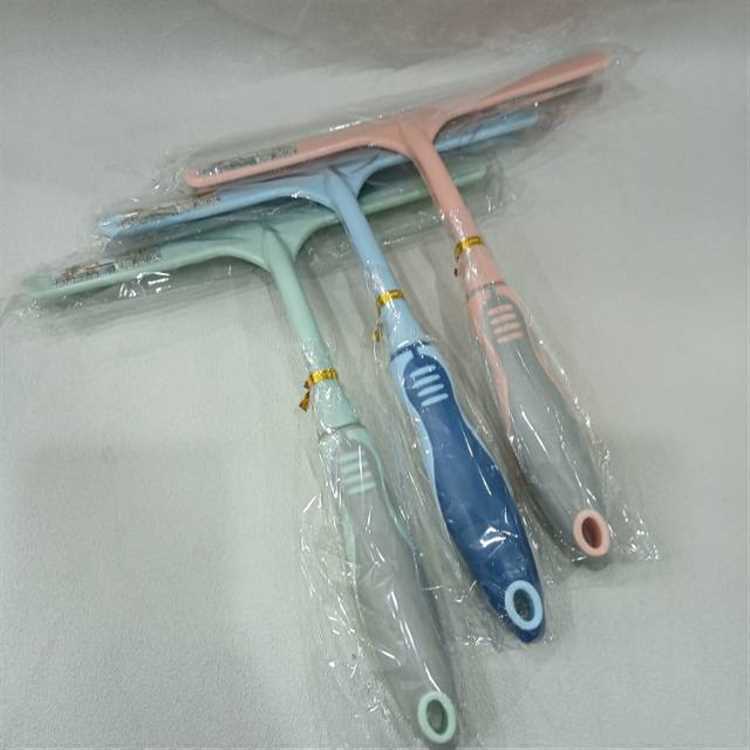 Pastel T-Handle Window Scrapers
