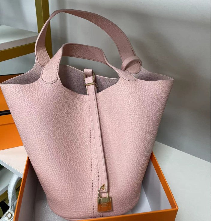 Women's Bucket Bag With Accessories 2