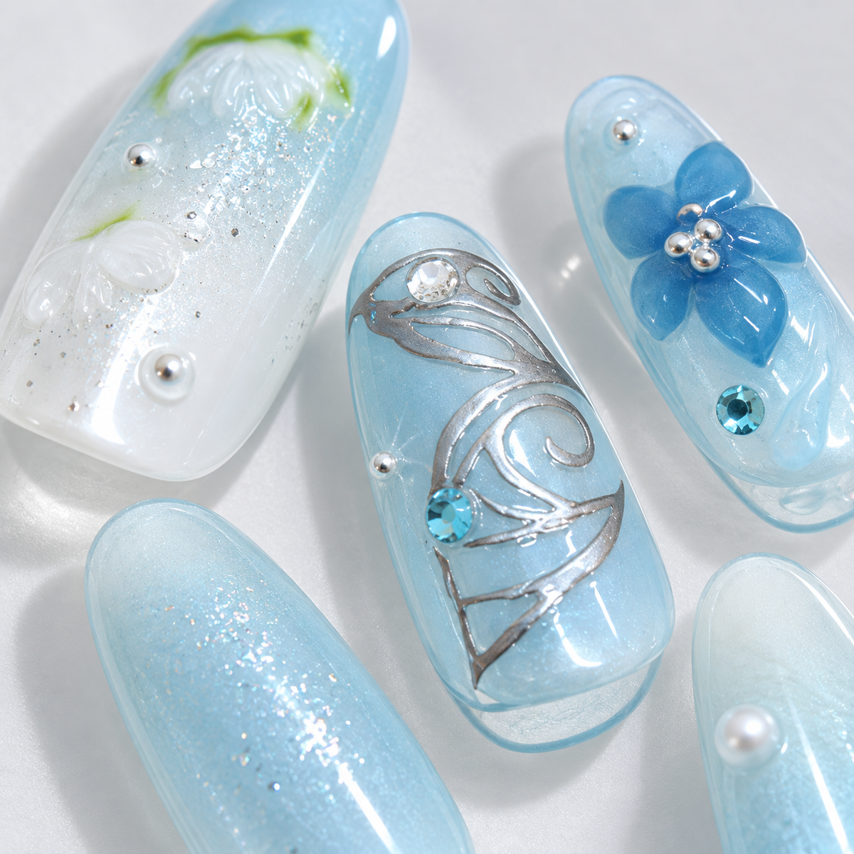 Cool Silver Sparkle Floral Starburst Press On Nail Set · mproduct-d737a71cc4d7710bcdbb