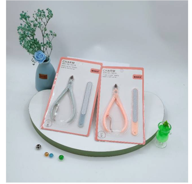Compact Metal Nail Care Kit  2-Piece 2