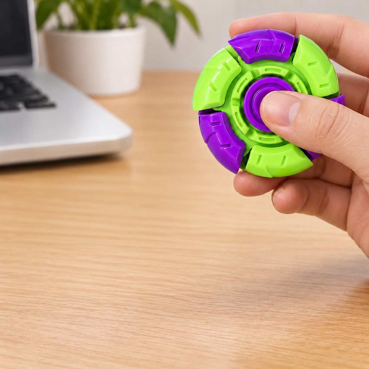 6-Blade Expanding Fidget Spinner – Green & Purple 6